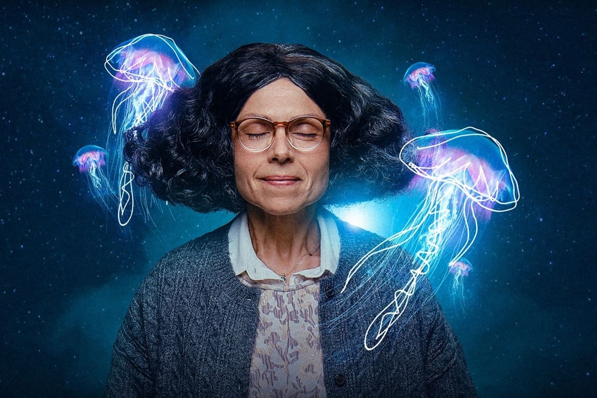 mulher de olhos fechados