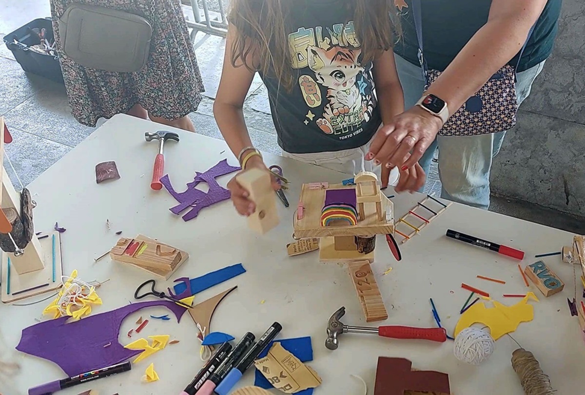 mesa de trabalho da oficina