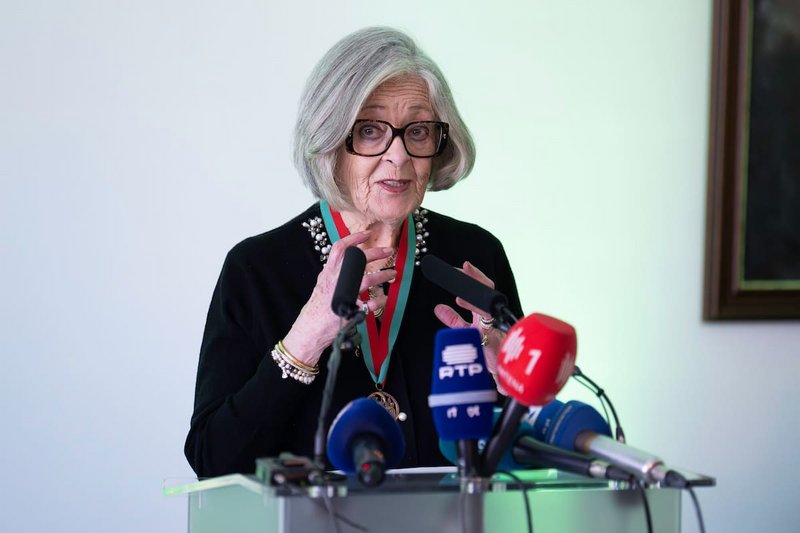 Simone de Oliveira received the Medal of Cultural Merit - Casa do Artista, Lisbon