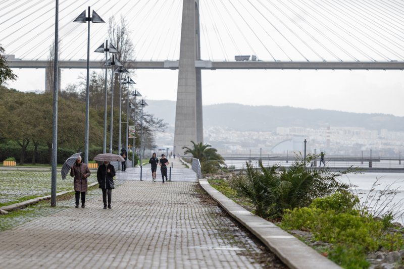 Avisos Amarelos de chuva e vento e Aviso Laranja de agitação marítima em Lisboa