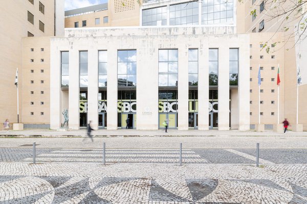 General strike affects municipal services