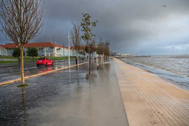A maioria das situações esteve associada a inundações, com 163 ocorrências