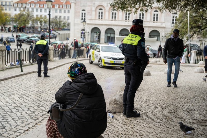 Fiscalização combate venda ambulante ilegal em Lisboa