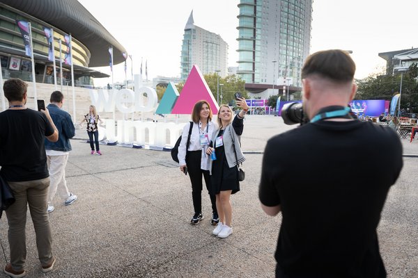 De acordo com dados da organização, estiveram em Lisboa 2 725 startups, das quais cerca de 40% foram fundadas por mulheres